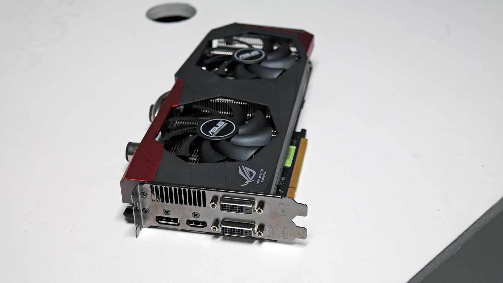 ASUS ROG GTX 780 Poseidon 15